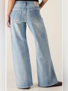 TRUE RELIGION NWT $164 Light Wash Jeans - Wide Leg
